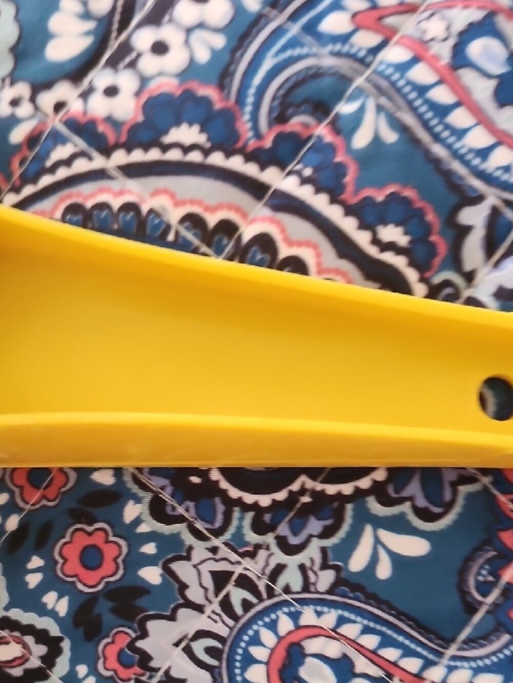 Small Tupperware Strainer - Picture 4 of 6